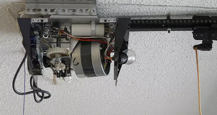 Emergency Garage Door Opener Repair in Leesburg, FL